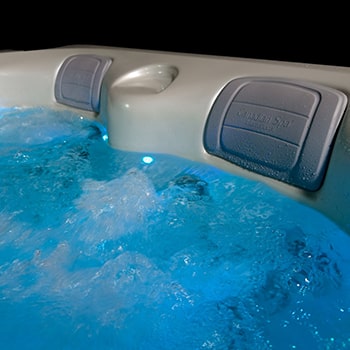 Spa One et le spa de détente Clawn par Canadian Spa International