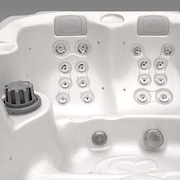 Spa One et le spa de détente Clawn par Canadian Spa International