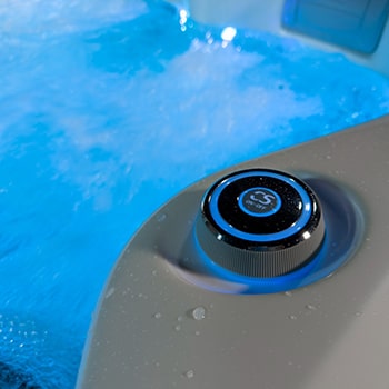 Spa One et le spa de détente Clawn par Canadian Spa International