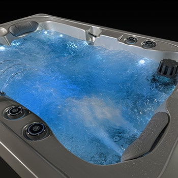 Spa One et le spa de détente Corall par Canadian Spa International