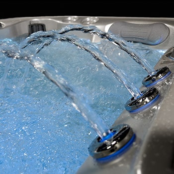 Spa One et le spa de détente Corall par Canadian Spa International