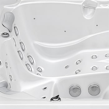 Spa One and the relaxation spa Delphina by Canadian Spa International