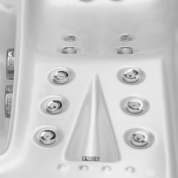 Spa One and the relaxation spa Delphina by Canadian Spa International