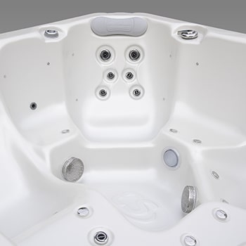 Spa One and the relaxation spa Gigas by Canadian Spa International