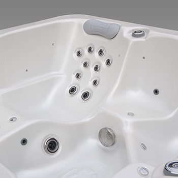 Spa One and the relaxation spa Gigas by Canadian Spa International