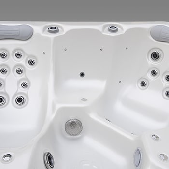 Spa One and the relaxation spa Gigas by Canadian Spa International