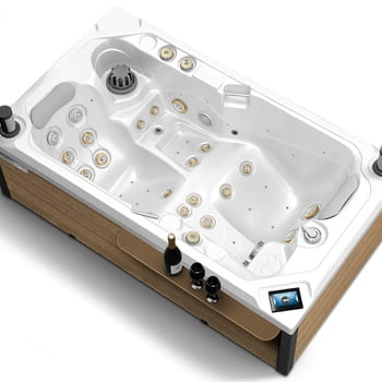 Spa One et le spa de détente Lara Mini par Canadian Spa International