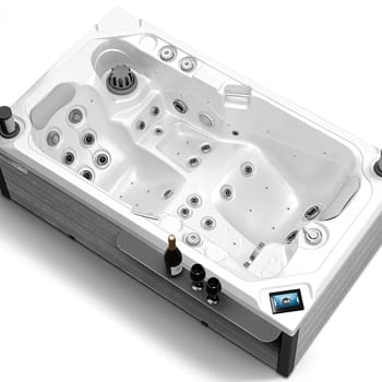 Spa One et le spa de détente Lara Mini par Canadian Spa International