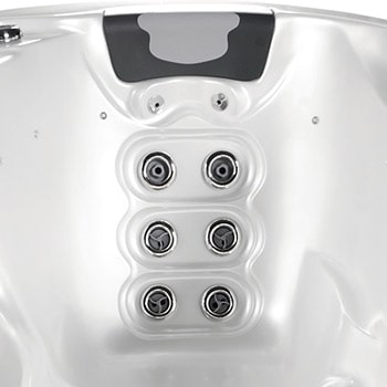 Spa One et le spa de détente Manta par Canadian Spa International