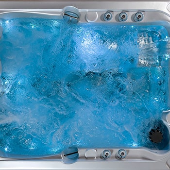 Spa One et le spa de détente Natura par Canadian Spa International