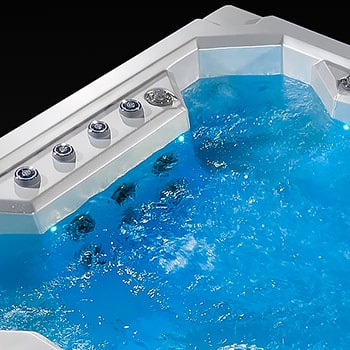 Spa One et le spa de nage Nautilus XL par Canadian Spa International