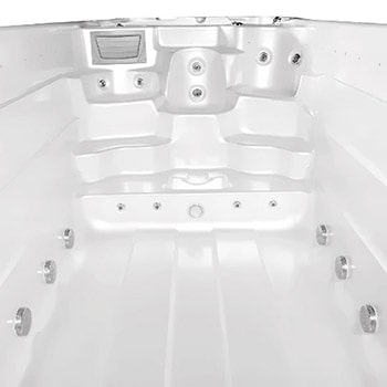 Spa One and the swim spa Nautilus XXL by Canadian Spa International