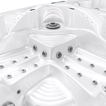 Spa One and the swim spa Nautilus XXXL by Canadian Spa International