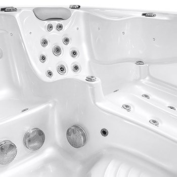 Spa One and the swim spa Nautilus XXXL by Canadian Spa International