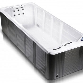 Spa One et le spa de nage Octopus par Canadian Spa International