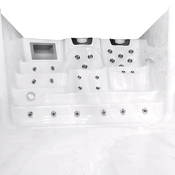 Spa One et le spa de nage Octopus par Canadian Spa International