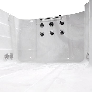 Spa One et le spa de nage Octopus par Canadian Spa International